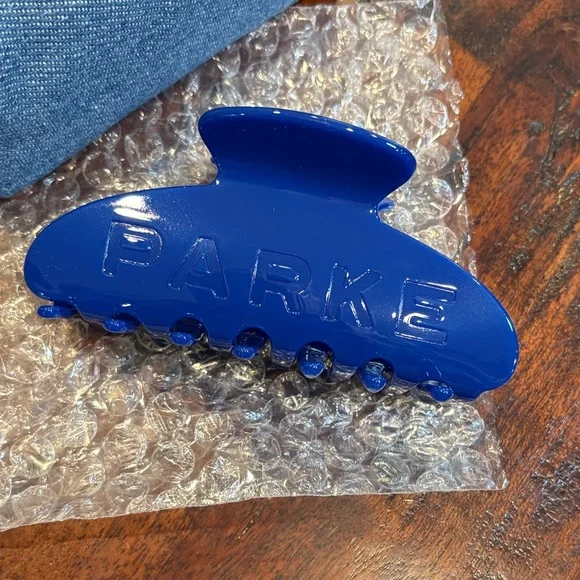 PARKE Back to School Claw Clip in Denim Blue NEW - Picture 2 of 3